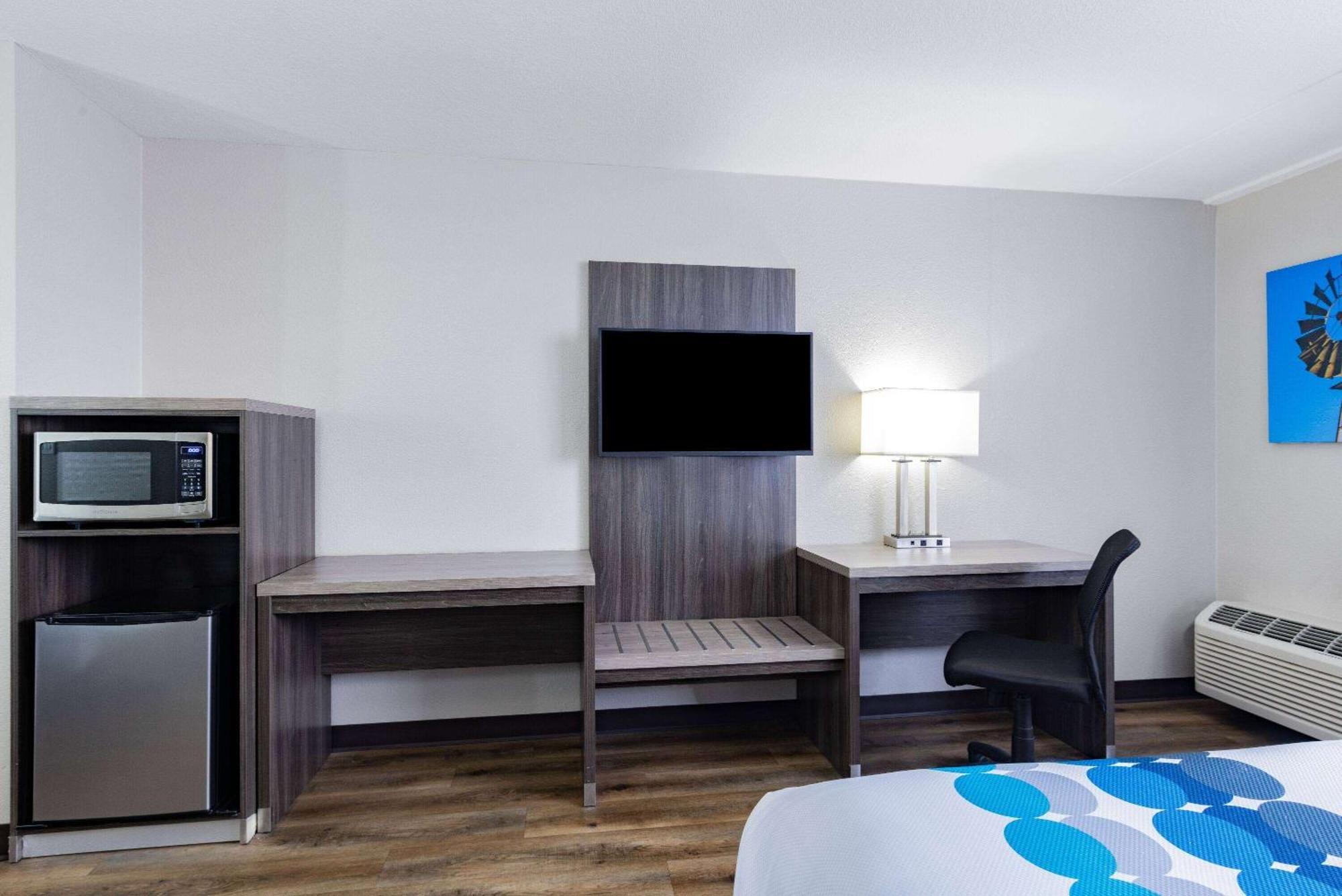 Wingate By Wyndham Wichita Airport Hotell Eksteriør bilde