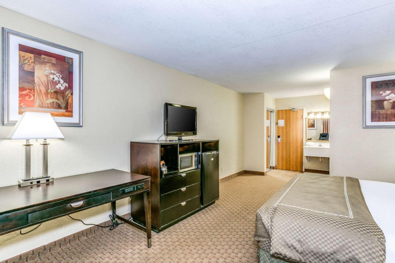 Wingate By Wyndham Wichita Airport Hotell Eksteriør bilde
