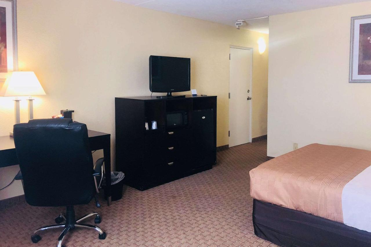 Wingate By Wyndham Wichita Airport Hotell Eksteriør bilde
