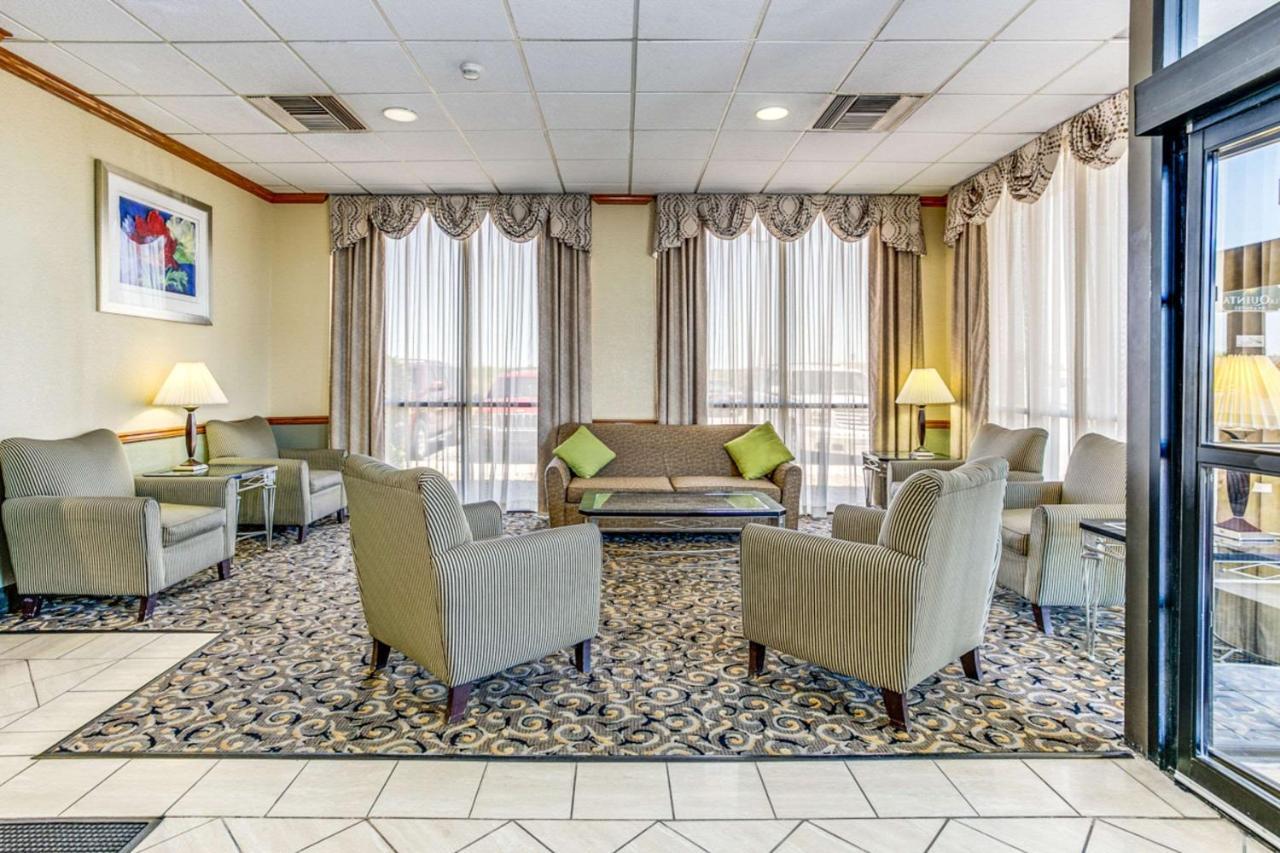 Wingate By Wyndham Wichita Airport Hotell Eksteriør bilde